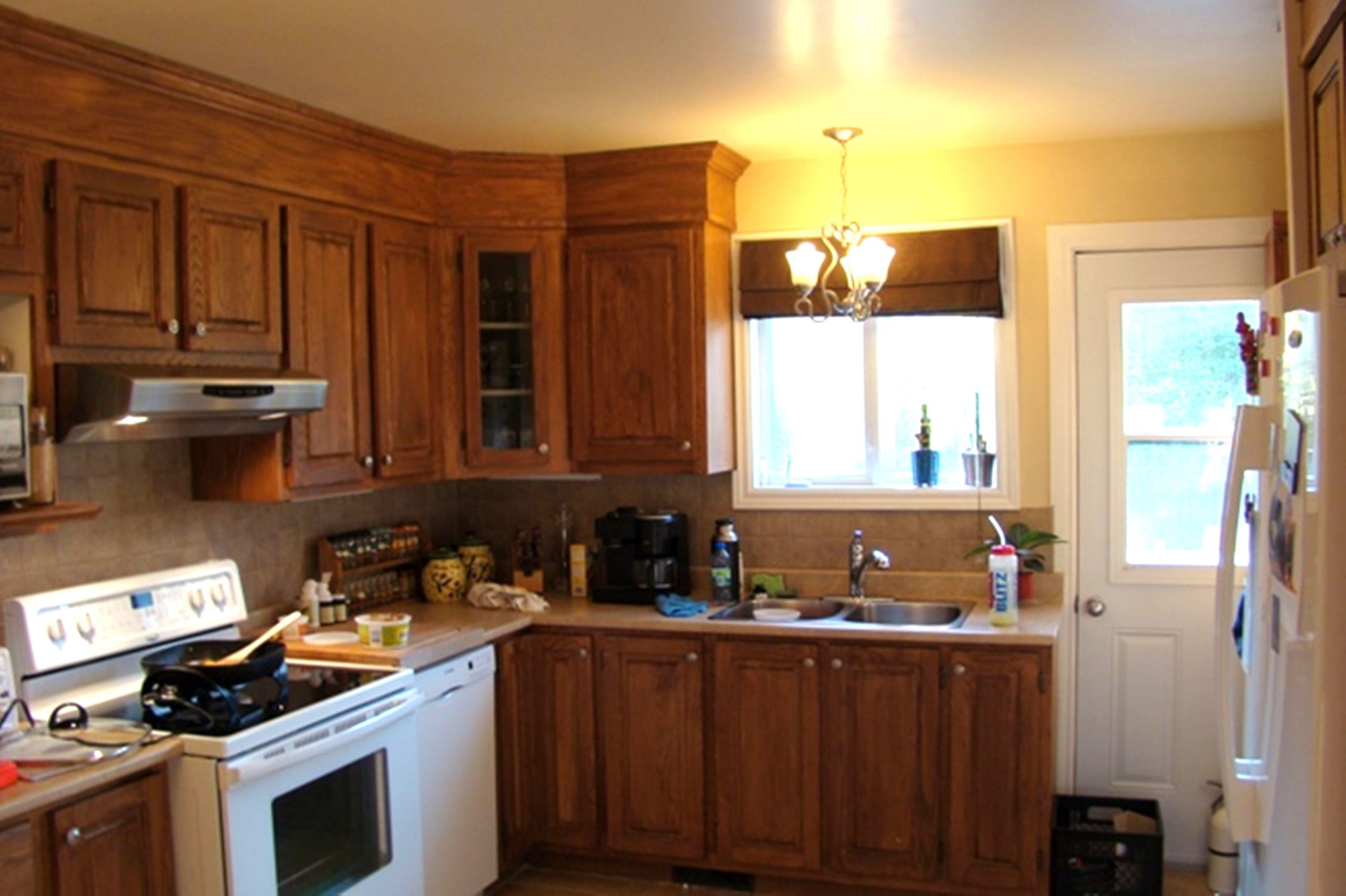 Kitchen Renovation in Dollard-des Ormeaux, Quebec - Versa Style Design