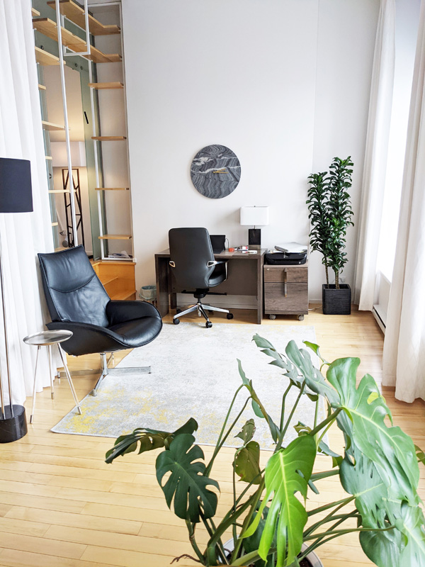 Design de bureau à domicile dans une aire ouverte à Montréal
