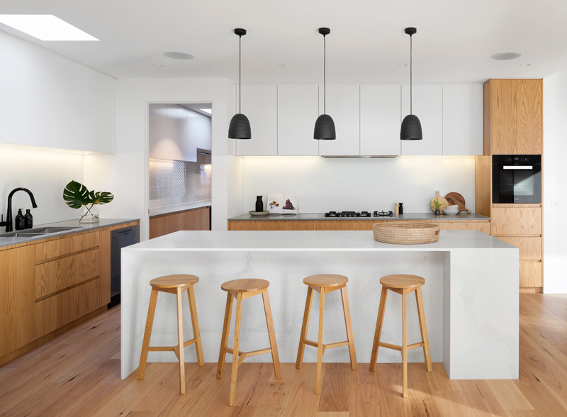 2023-Kitchen-Design-Trends-Natural wood with black and white