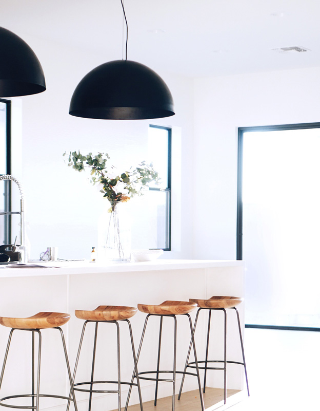 2023-Kitchen-Design-Trends-Statement Lighting Over the Island