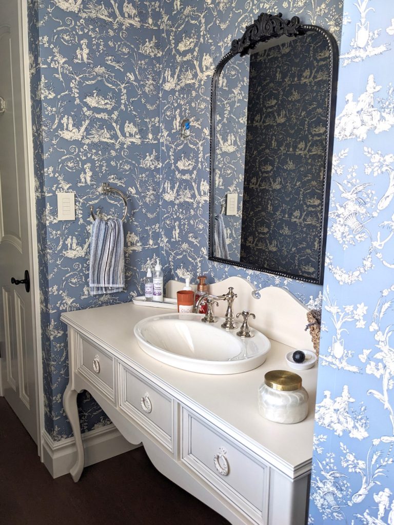 Traditional Blue Powder Room Design in Boisbriand