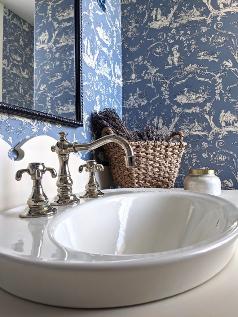 Traditional Blue Powder Room Design in Boisbriand