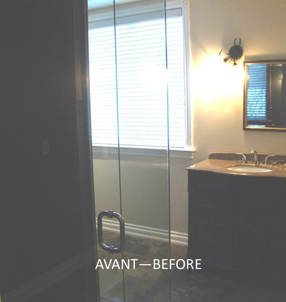 Traditional Blue Powder Room Design in Boisbriand