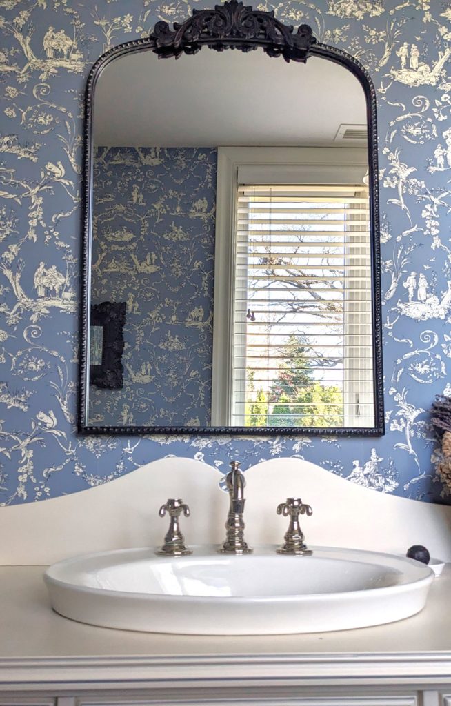 Traditional Blue Powder Room Design in Boisbriand