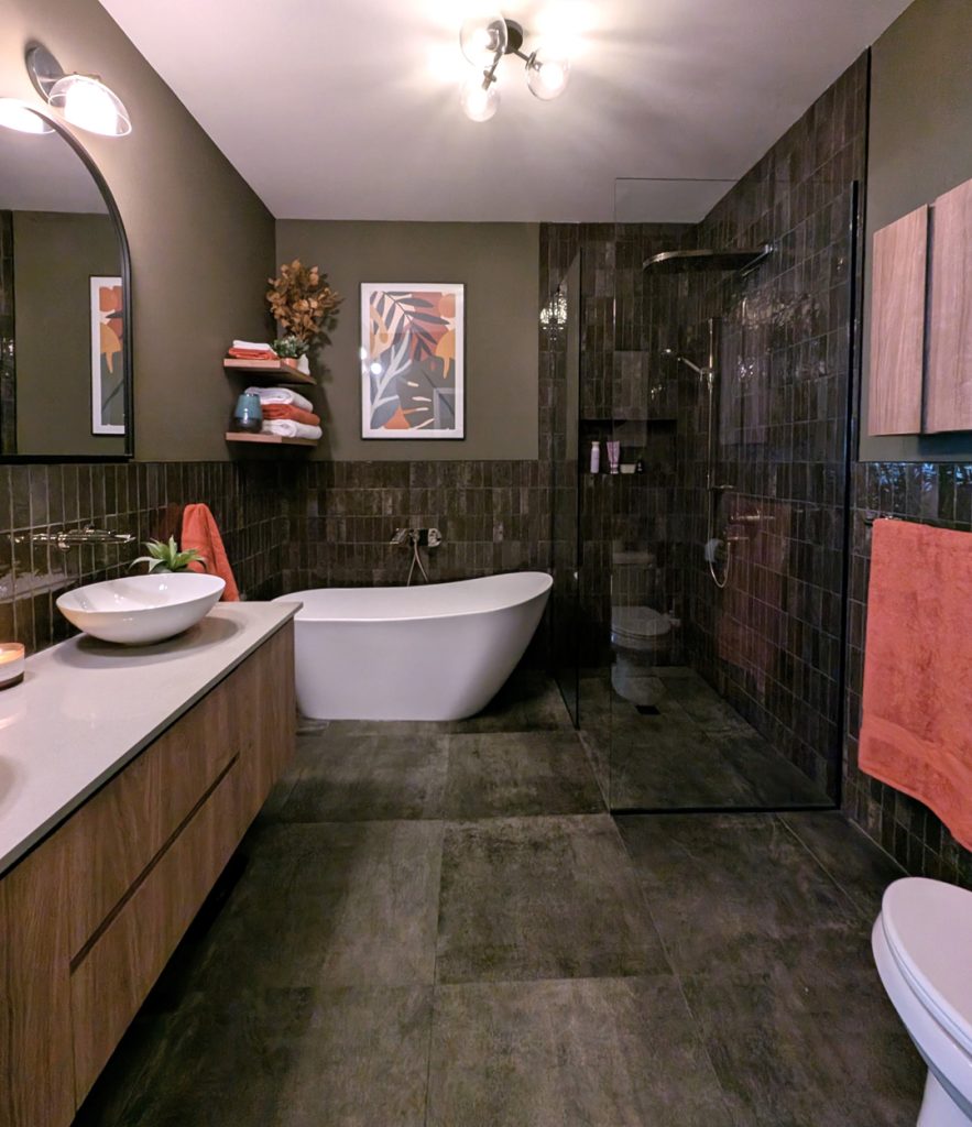 Design de salle de bain sombre et cozy a Le Plateau - Montreal