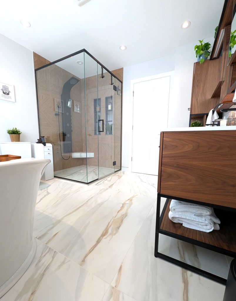 Serene Master Bathroom Design in Laval