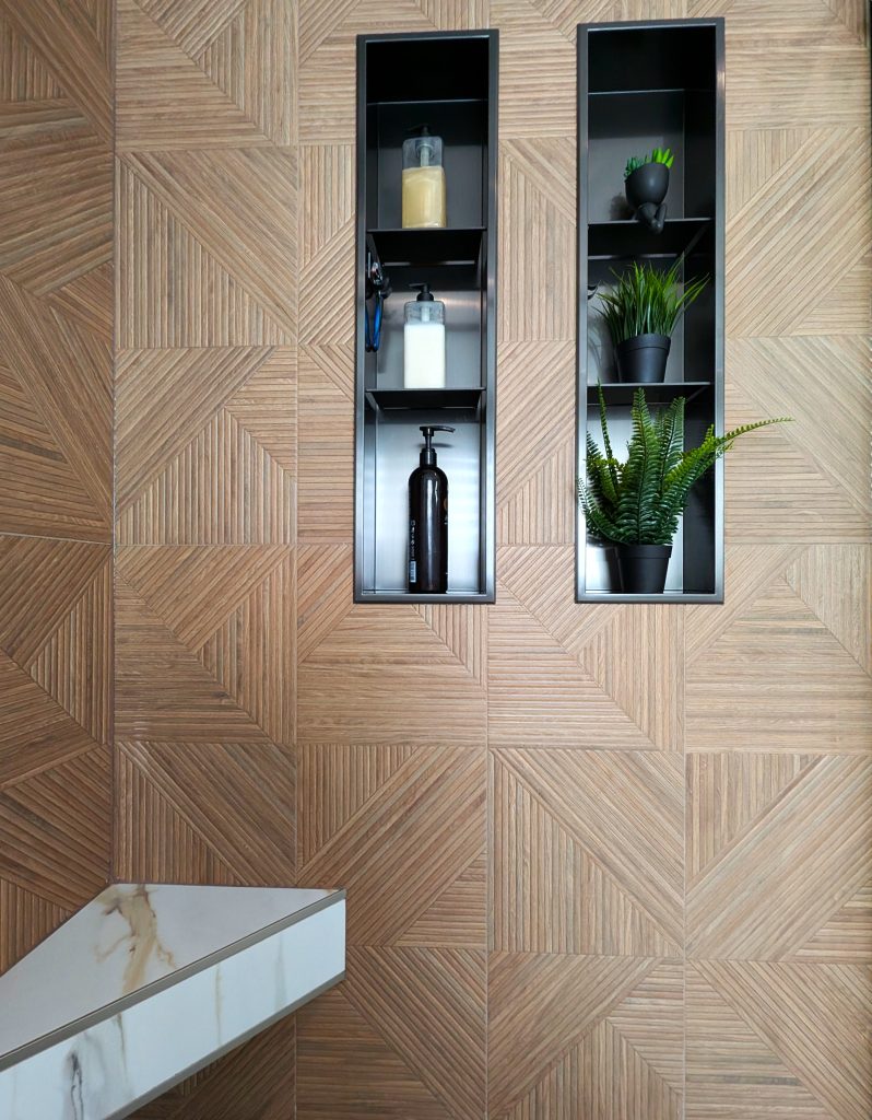 Serene Master Bathroom Design in Laval