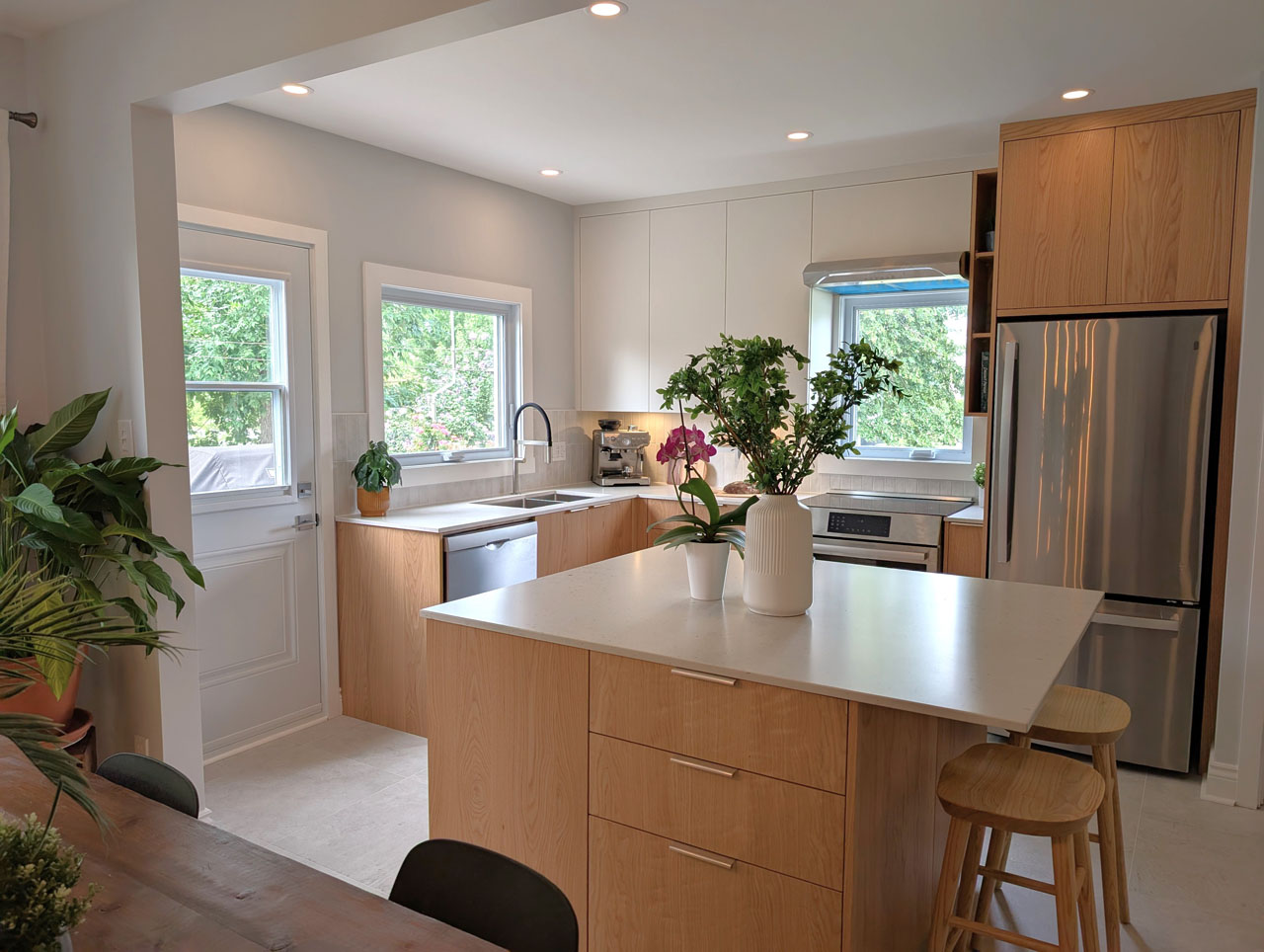 Renovation dune cuisine contemporaine a Montreal-Ouest
