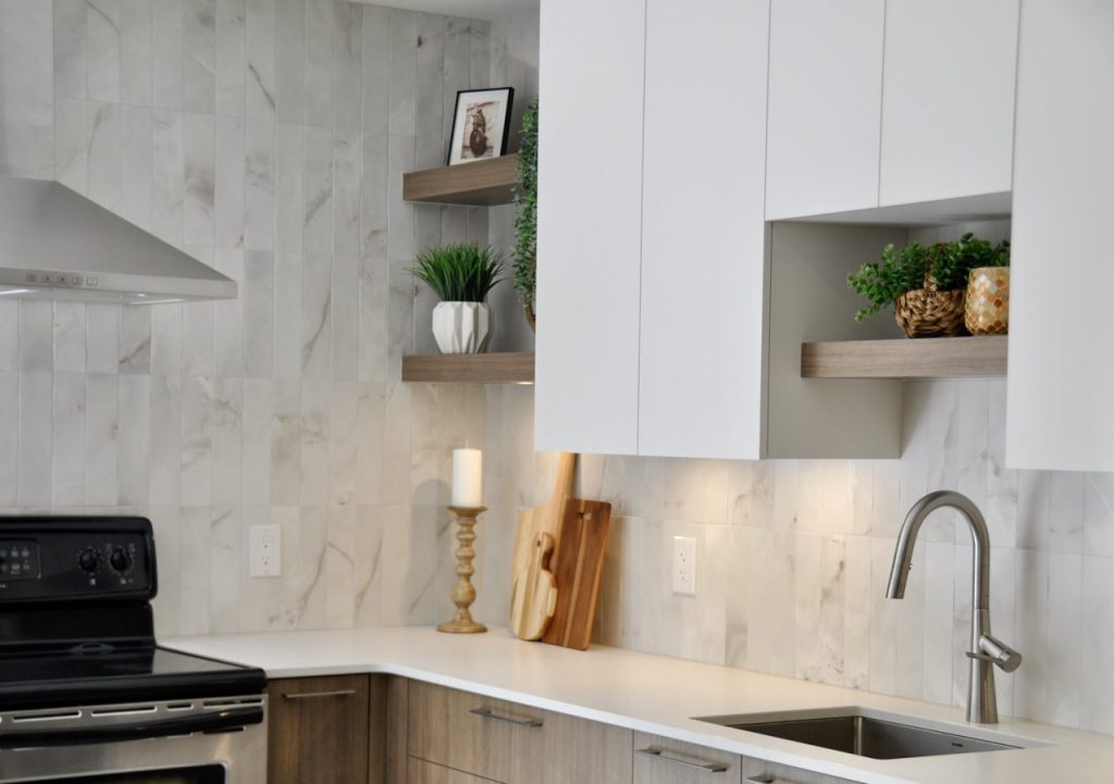 Aménagement de cuisine sereine et fonctionnelle à Rosemont