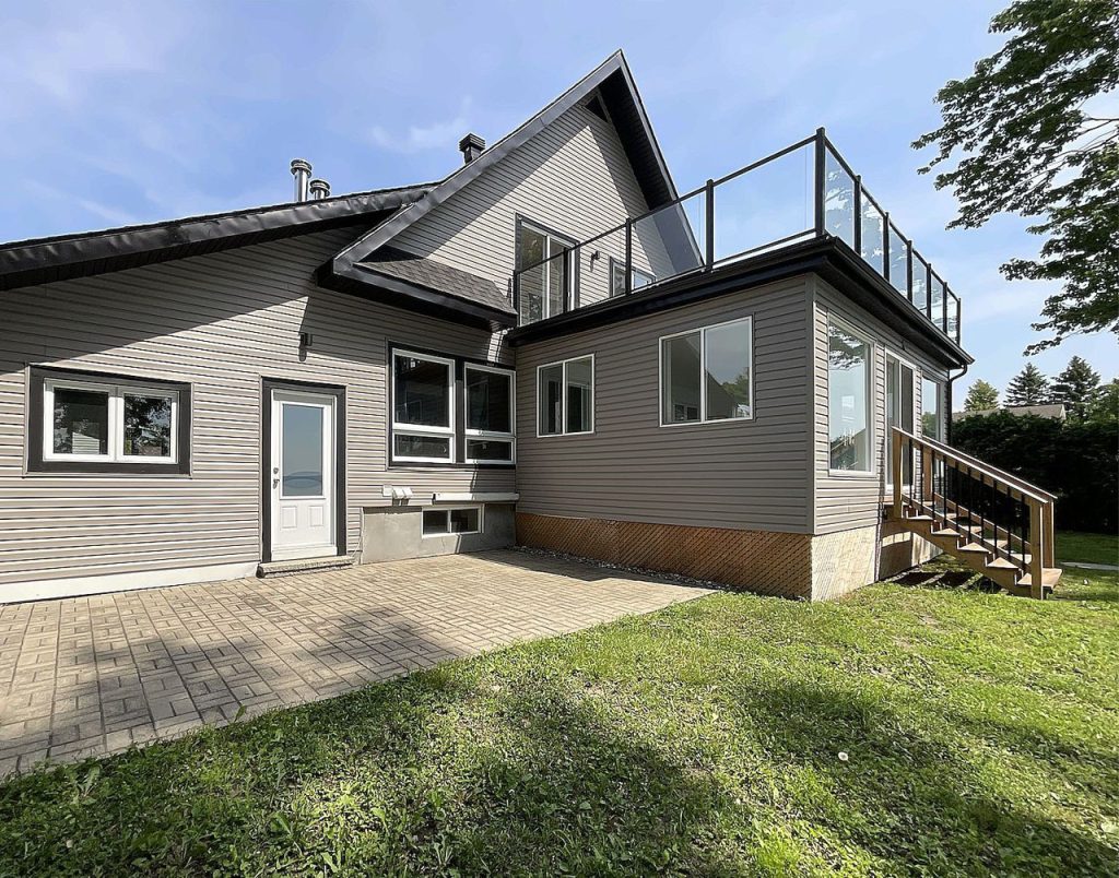 Portfolio de design extérieur et d'aménagement de terrasses en bord de lac à Saint-Placide-Oka
